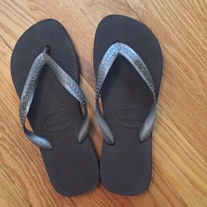Brown metallic havaianas